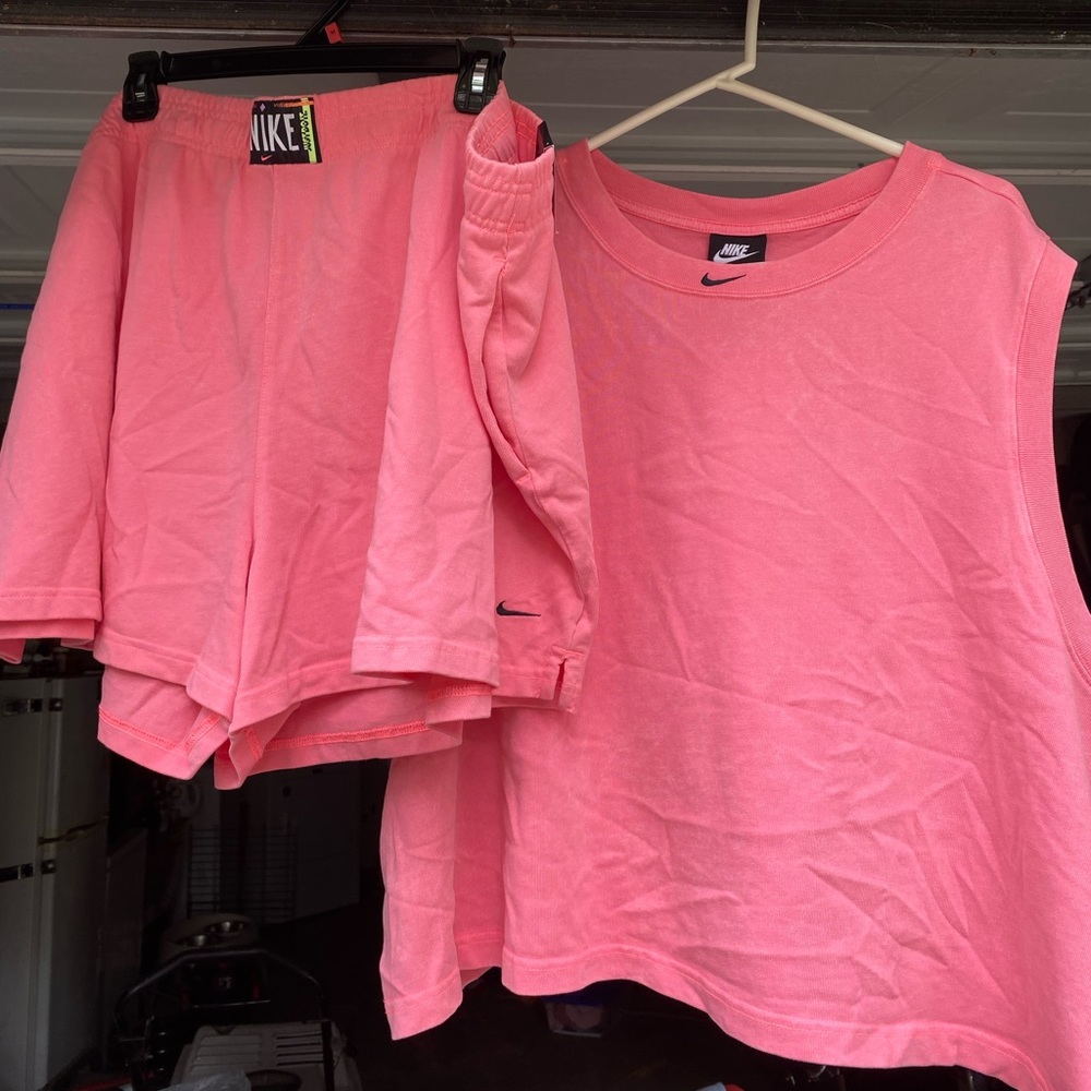 SOLD 

Nike outfit Brand NWTS both items size 3x.